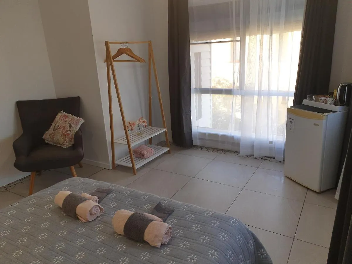 Homestay Guesthouse On Regent Bed & Breakfast Caloundra